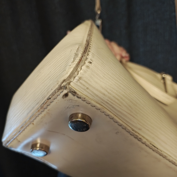 Louis Vuitton Brea MM - Picture 10 of 16